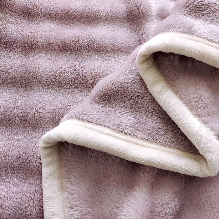 91家纺网 家纺一手货源 找家纺 蓝冰家纺 2025新款托卡斯A类母婴级兔兔绒大泡泡安抚四季毯 香芋紫