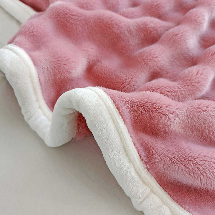 91家纺网 家纺一手货源 找家纺 蓝冰家纺 2025新款托卡斯A类母婴级兔兔绒大泡泡安抚四季毯 胭脂粉