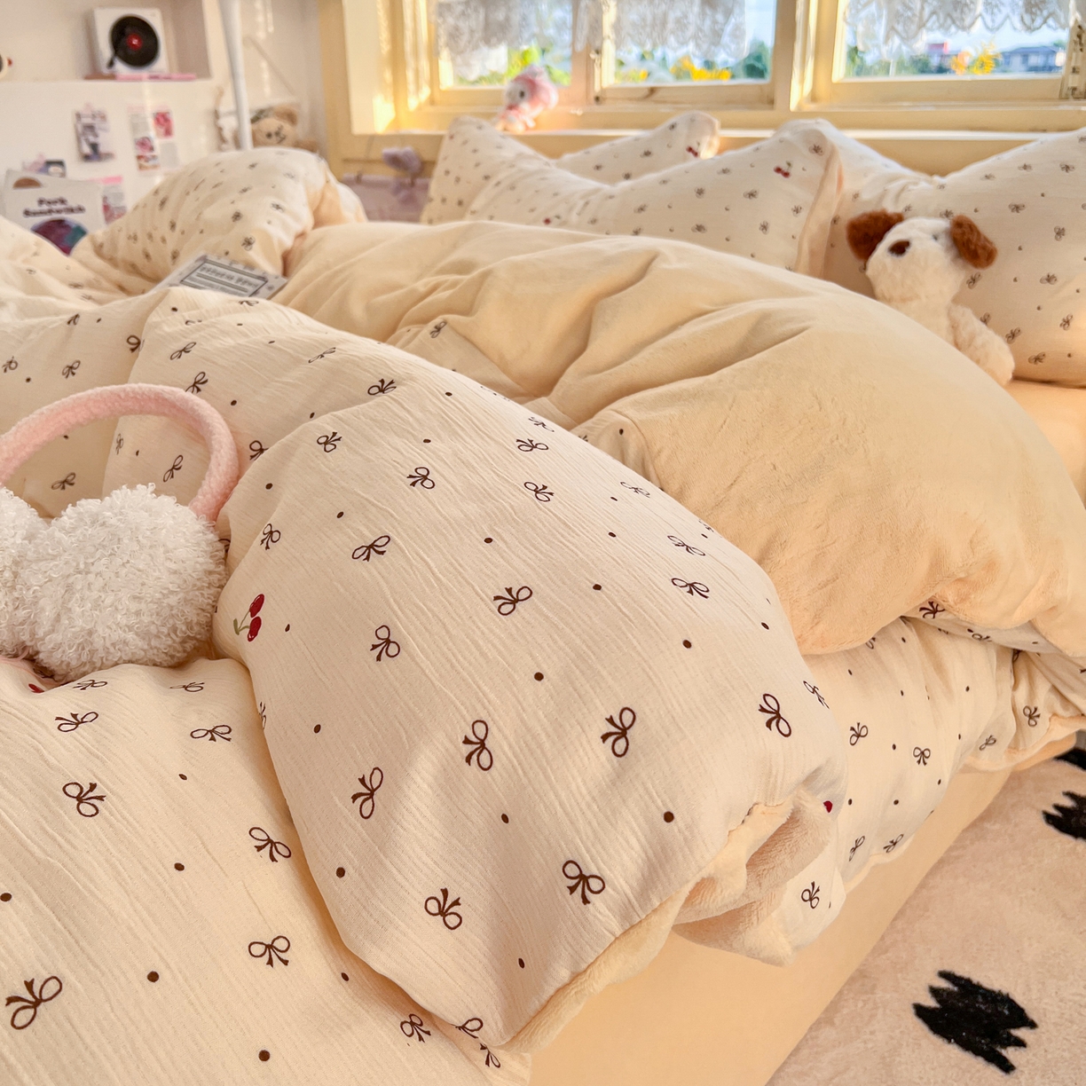 91家纺网 家纺一手货源 找家纺 （总）玉海棠家纺 2025新款A版三层纱B版牛奶绒四件套系列