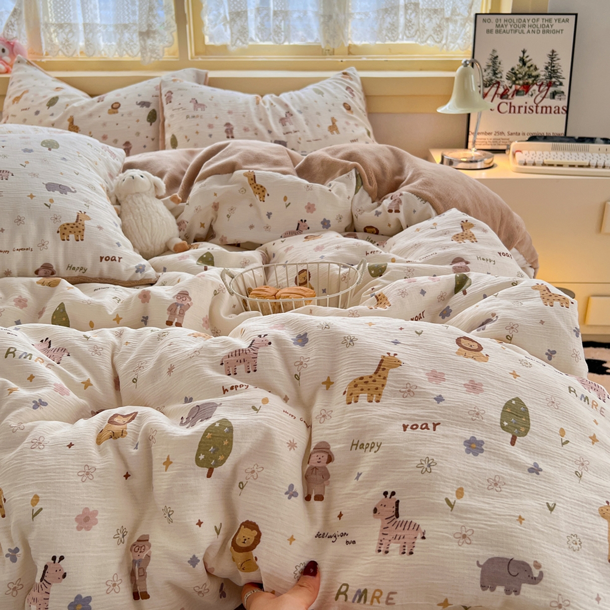 91家纺网 家纺一手货源 找家纺 玉海棠家纺 2025新款A版三层纱B版牛奶绒四件套系列 动物团团