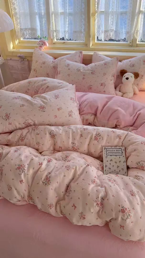 91家纺网 家纺一手货源 找家纺 玉海棠家纺 2025新款A版三层纱B版牛奶绒四件套系列 粉黛
