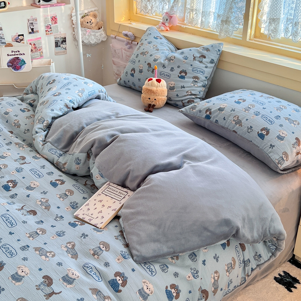 91家纺网 家纺一手货源 找家纺 玉海棠家纺 2025新款A版三层纱B版牛奶绒四件套系列 复古修狗