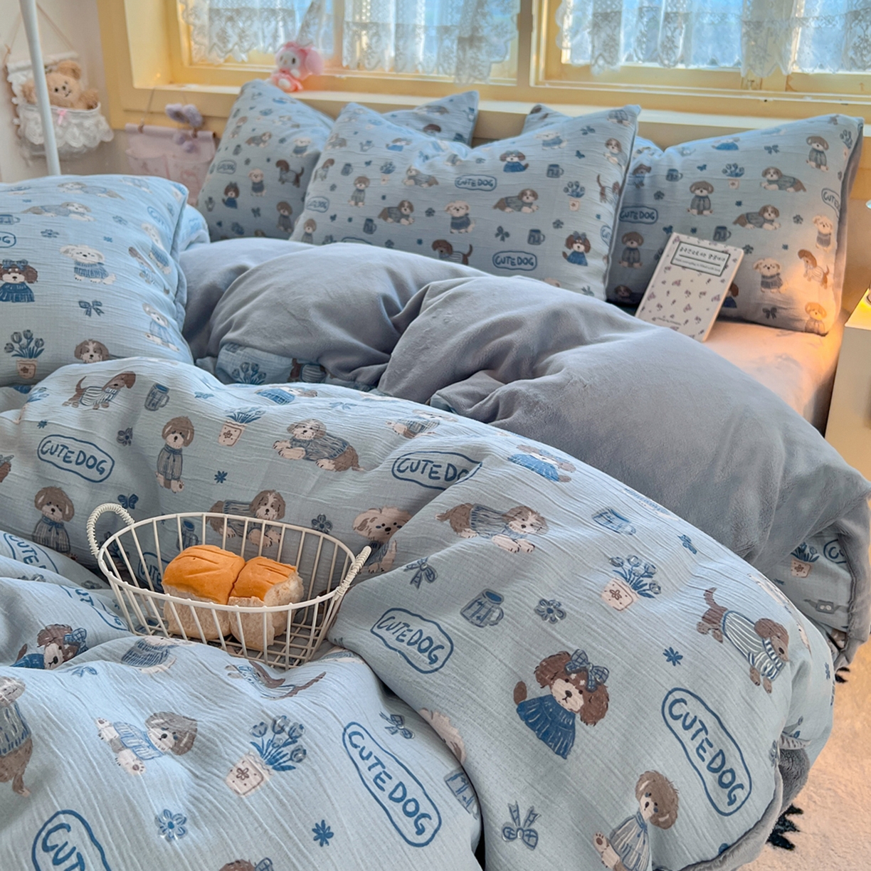 91家纺网 家纺一手货源 找家纺 玉海棠家纺 2025新款A版三层纱B版牛奶绒四件套系列 复古修狗