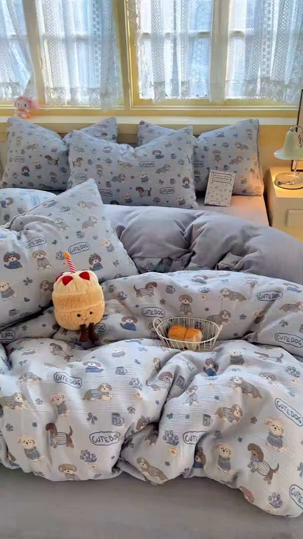 91家纺网 家纺一手货源 找家纺 玉海棠家纺 2025新款A版三层纱B版牛奶绒四件套系列 复古修狗