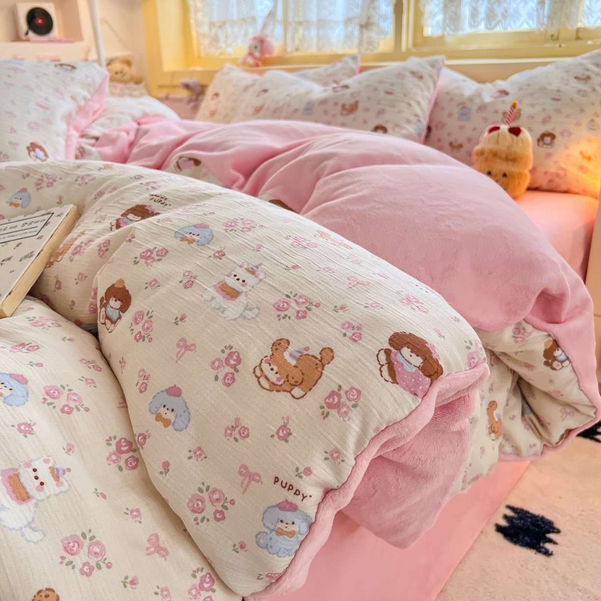 玉海棠家纺 2025新款A版三层纱B版牛奶绒四件套系列 花丛点点猫