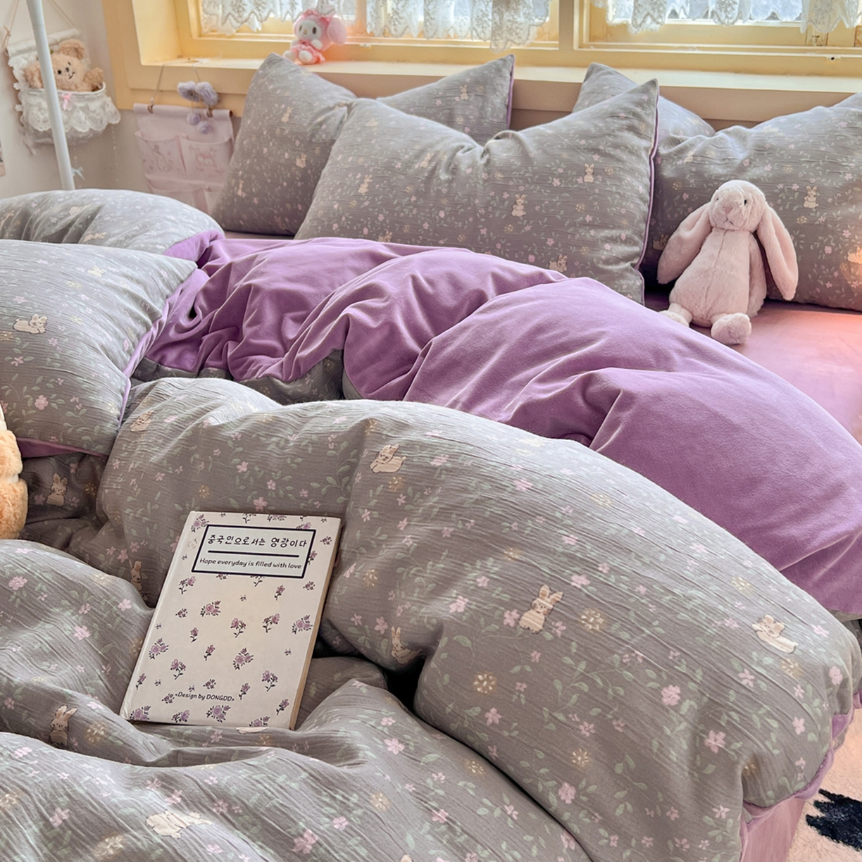 91家纺网 家纺一手货源 找家纺 玉海棠家纺 2025新款A版三层纱B版牛奶绒四件套系列 花间兔