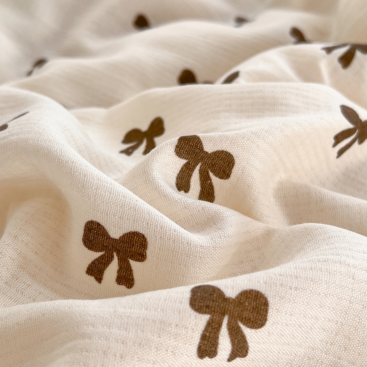 91家纺网 家纺一手货源 找家纺 玉海棠家纺 2025新款A版三层纱B版牛奶绒四件套系列 碱水结