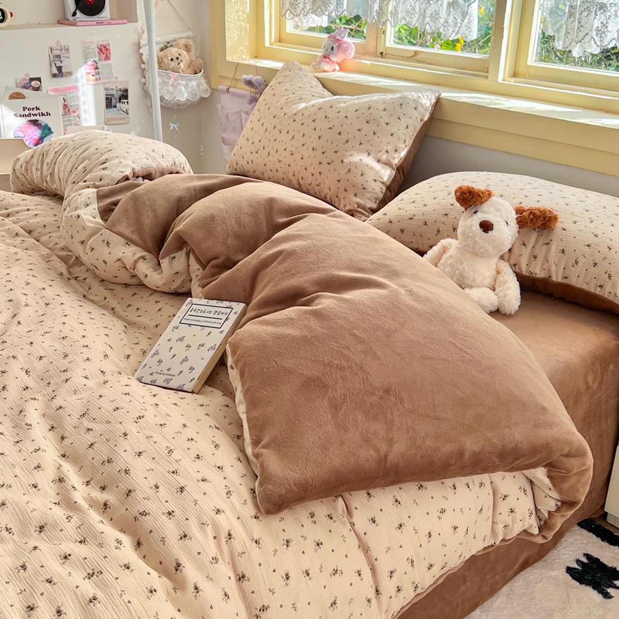 91家纺网 家纺一手货源 找家纺 玉海棠家纺 2025新款A版三层纱B版牛奶绒四件套系列 莫奈-咖