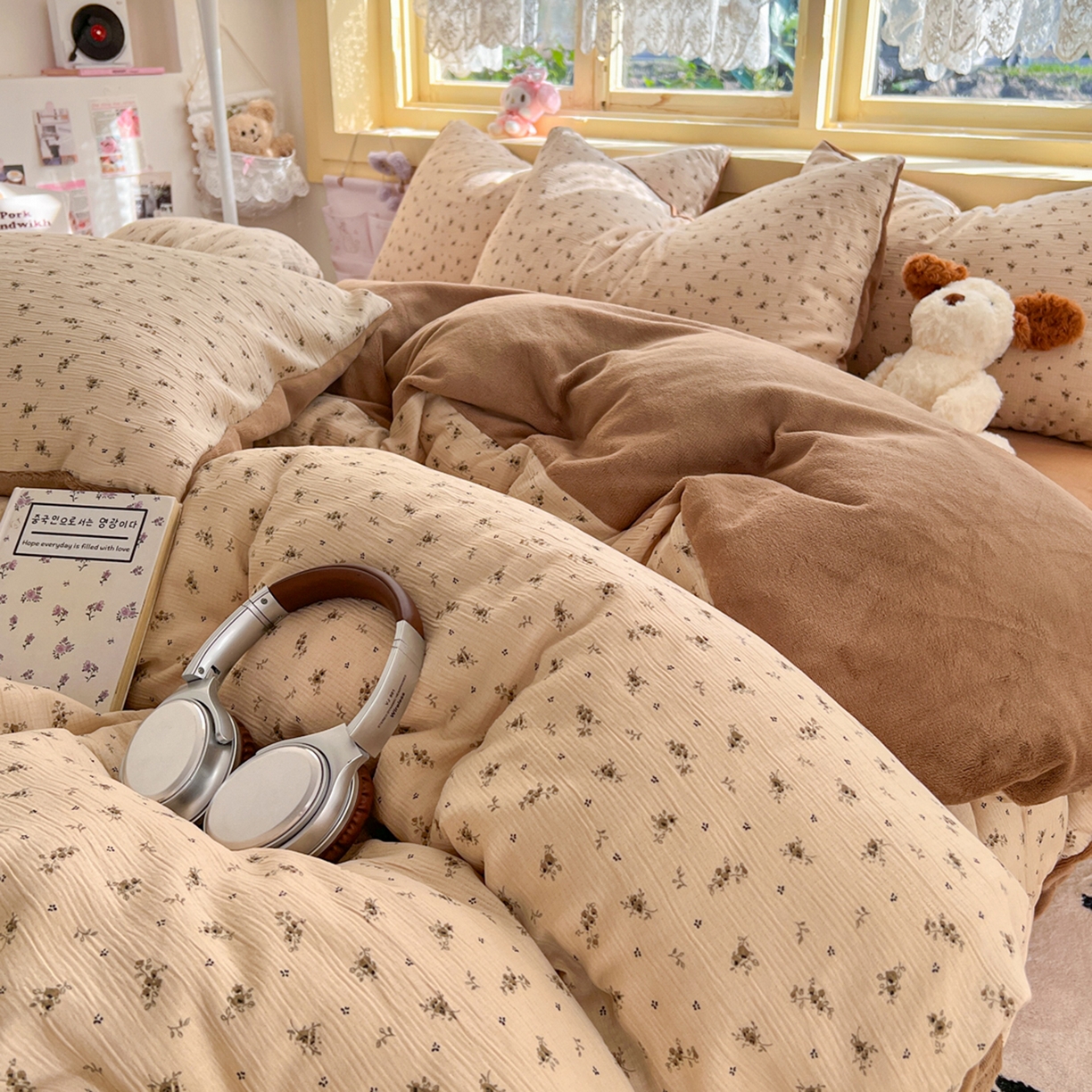 91家纺网 家纺一手货源 找家纺 玉海棠家纺 2025新款A版三层纱B版牛奶绒四件套系列 莫奈-咖