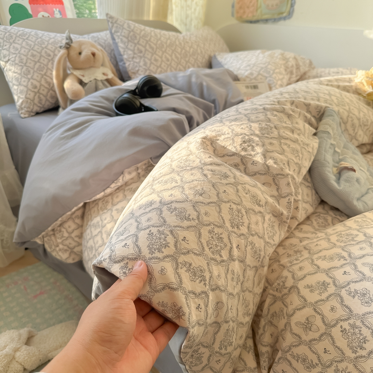 91家纺网 家纺一手货源 找家纺 玉海棠家纺 2025新款亲肤舒适印花四件套系列 安娜兰