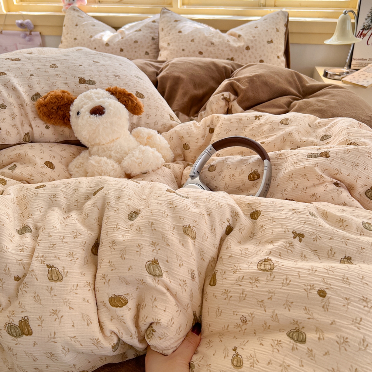 91家纺网 家纺一手货源 找家纺 玉海棠家纺 2025新款A版三层纱B版牛奶绒四件套系列 南瓜派