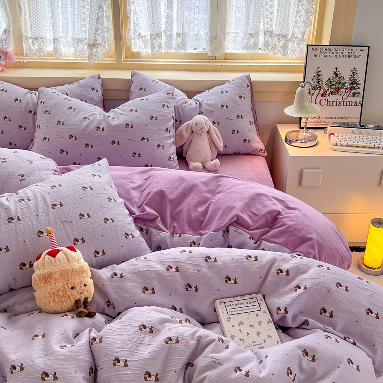 91家纺网 家纺一手货源 找家纺 玉海棠家纺 2025新款A版三层纱B版牛奶绒四件套系列 葡萄腊肠狗