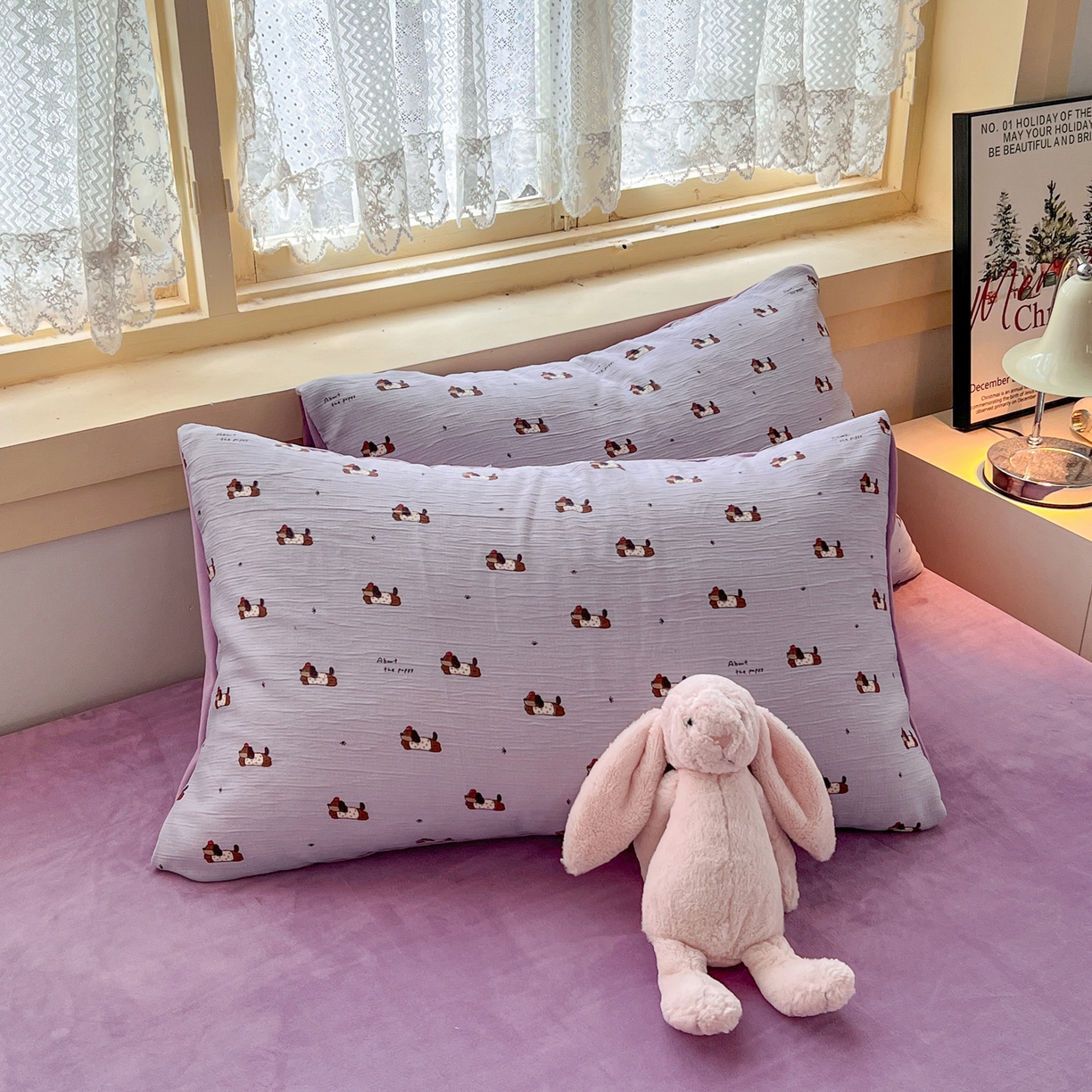 91家纺网 家纺一手货源 找家纺 玉海棠家纺 2025新款A版三层纱B版牛奶绒四件套系列 葡萄腊肠狗