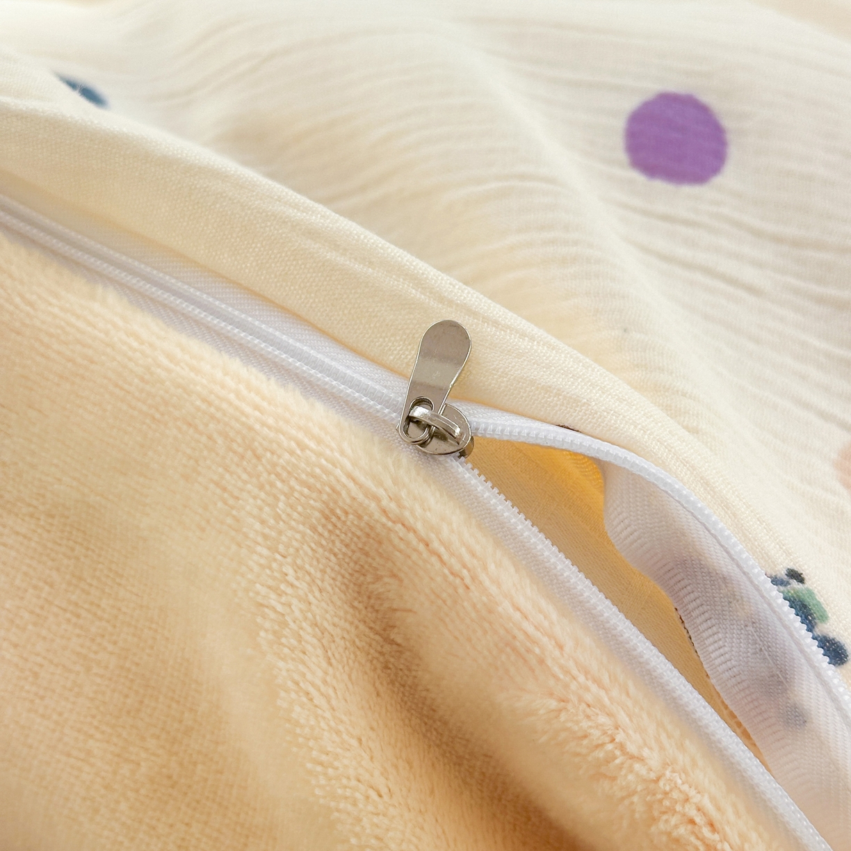 91家纺网 家纺一手货源 找家纺 玉海棠家纺 2025新款A版三层纱B版牛奶绒四件套系列 糖豆腊肠狗