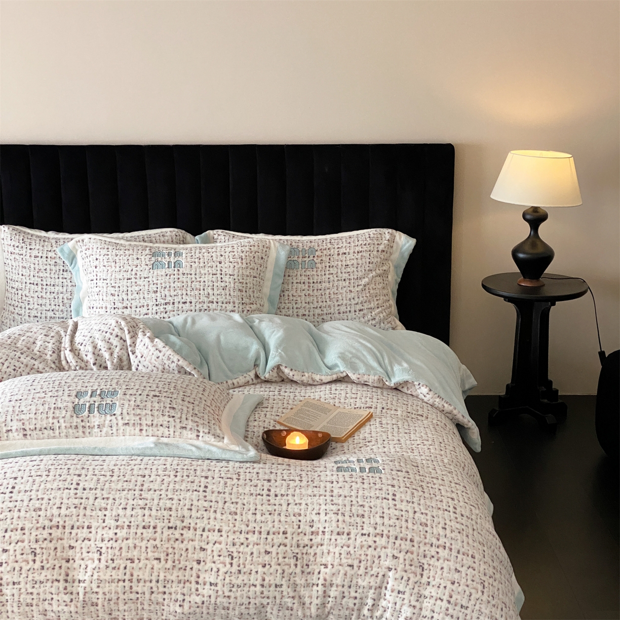 馨蕊 2025新款意大利进口高精密刺绣拼角工艺秋冬轻奢煦暖绒系列-绒苏珊 会员-10【券后控价358/378】 绒苏珊-北卡蓝