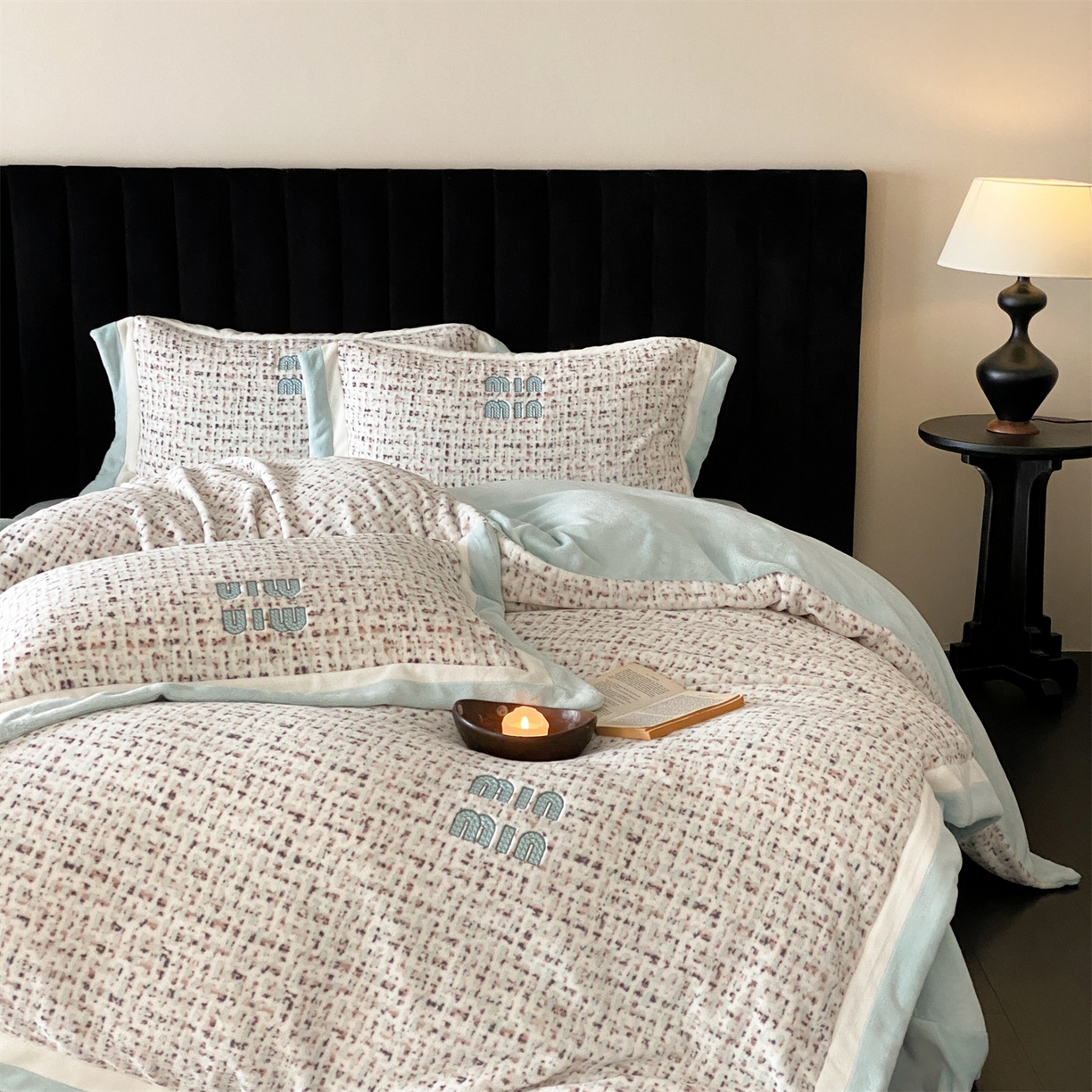 91家纺网 家纺一手货源 找家纺 馨蕊 2025新款意大利进口高精密刺绣拼角工艺秋冬轻奢煦暖绒系列-绒苏珊 会员-10【券后控价358/378】 绒苏珊-北卡蓝