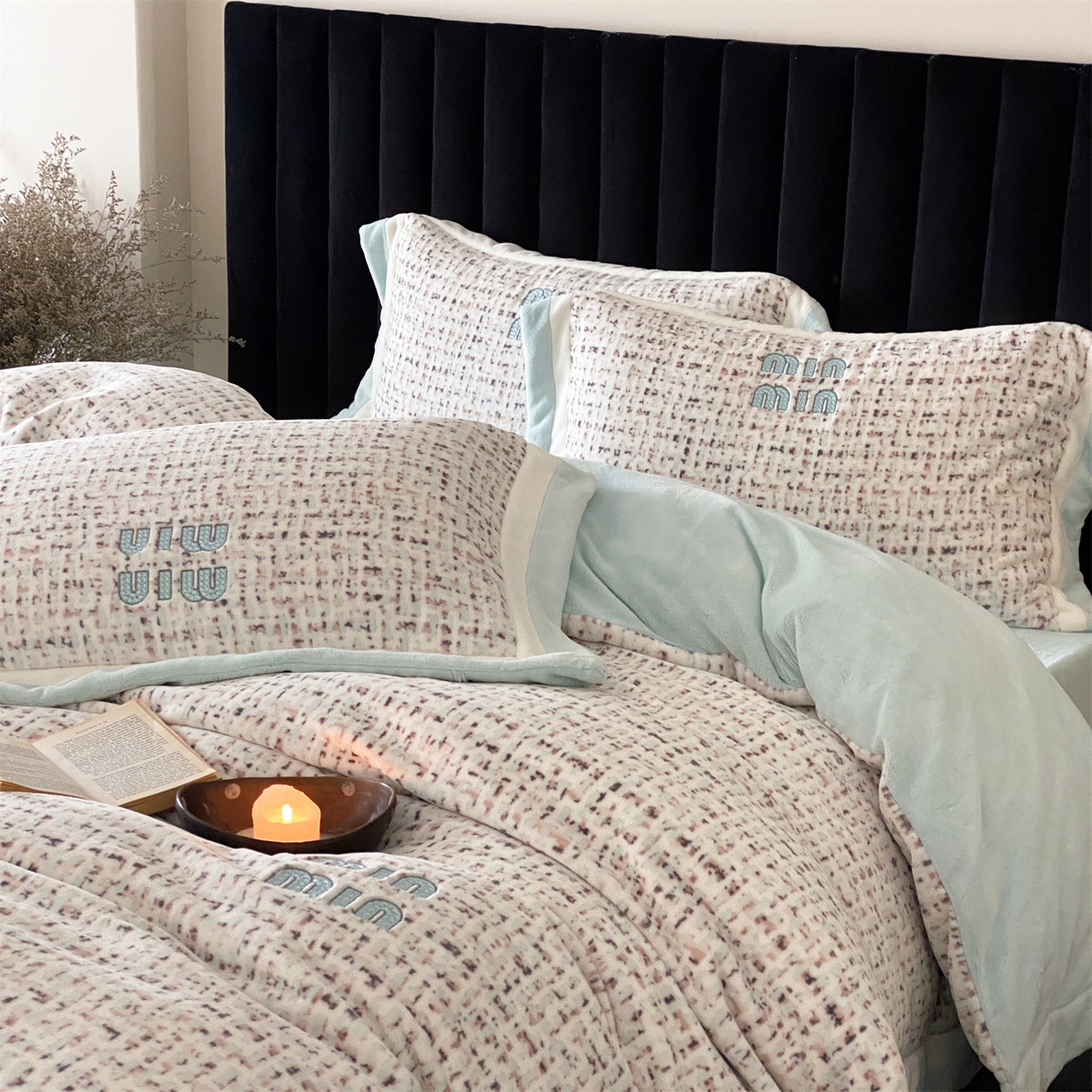 91家纺网 家纺一手货源 找家纺 馨蕊 2025新款意大利进口高精密刺绣拼角工艺秋冬轻奢煦暖绒系列-绒苏珊 会员-10【券后控价358/378】 绒苏珊-北卡蓝