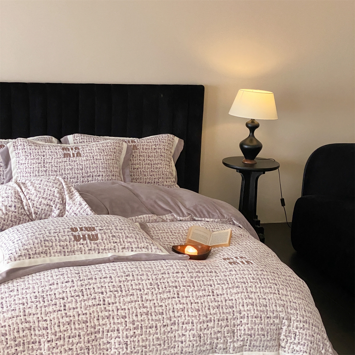 91家纺网 家纺一手货源 找家纺 馨蕊 2025新款意大利进口高精密刺绣拼角工艺秋冬轻奢煦暖绒系列-绒苏珊 会员-10【券后控价358/378】 绒苏珊-高级灰