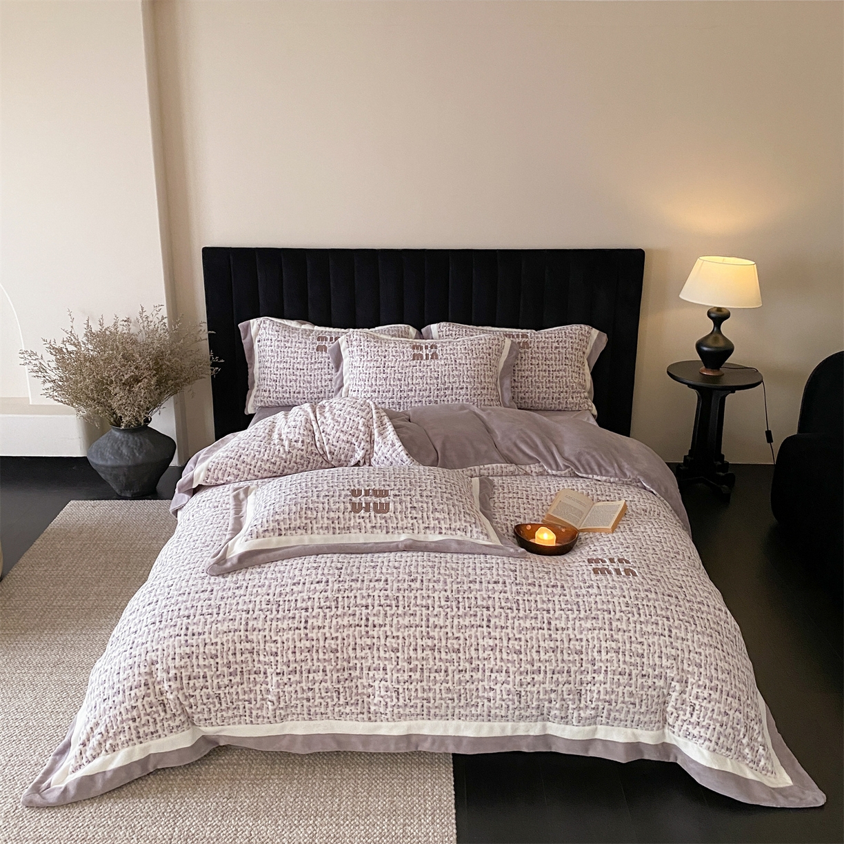 91家纺网 家纺一手货源 找家纺 馨蕊 2025新款意大利进口高精密刺绣拼角工艺秋冬轻奢煦暖绒系列-绒苏珊 会员-10【券后控价358/378】 绒苏珊-高级灰