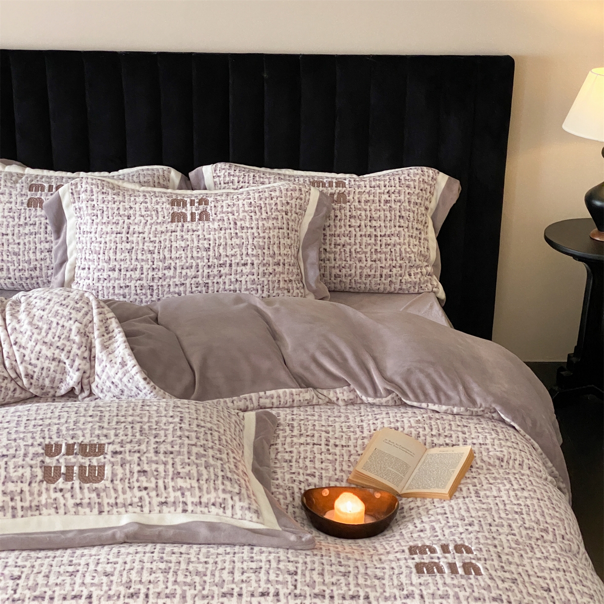 91家纺网 家纺一手货源 找家纺 馨蕊 2025新款意大利进口高精密刺绣拼角工艺秋冬轻奢煦暖绒系列-绒苏珊 会员-10【券后控价358/378】 绒苏珊-高级灰