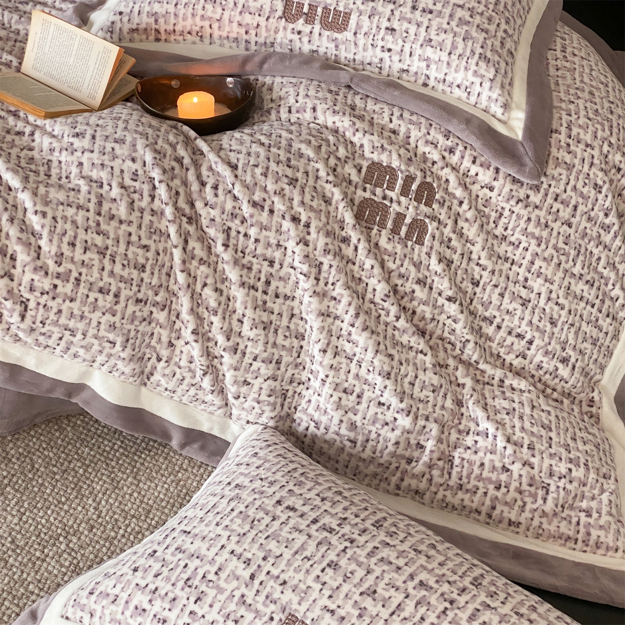 91家纺网 家纺一手货源 找家纺 馨蕊 2025新款意大利进口高精密刺绣拼角工艺秋冬轻奢煦暖绒系列-绒苏珊 会员-10【券后控价358/378】 绒苏珊-高级灰