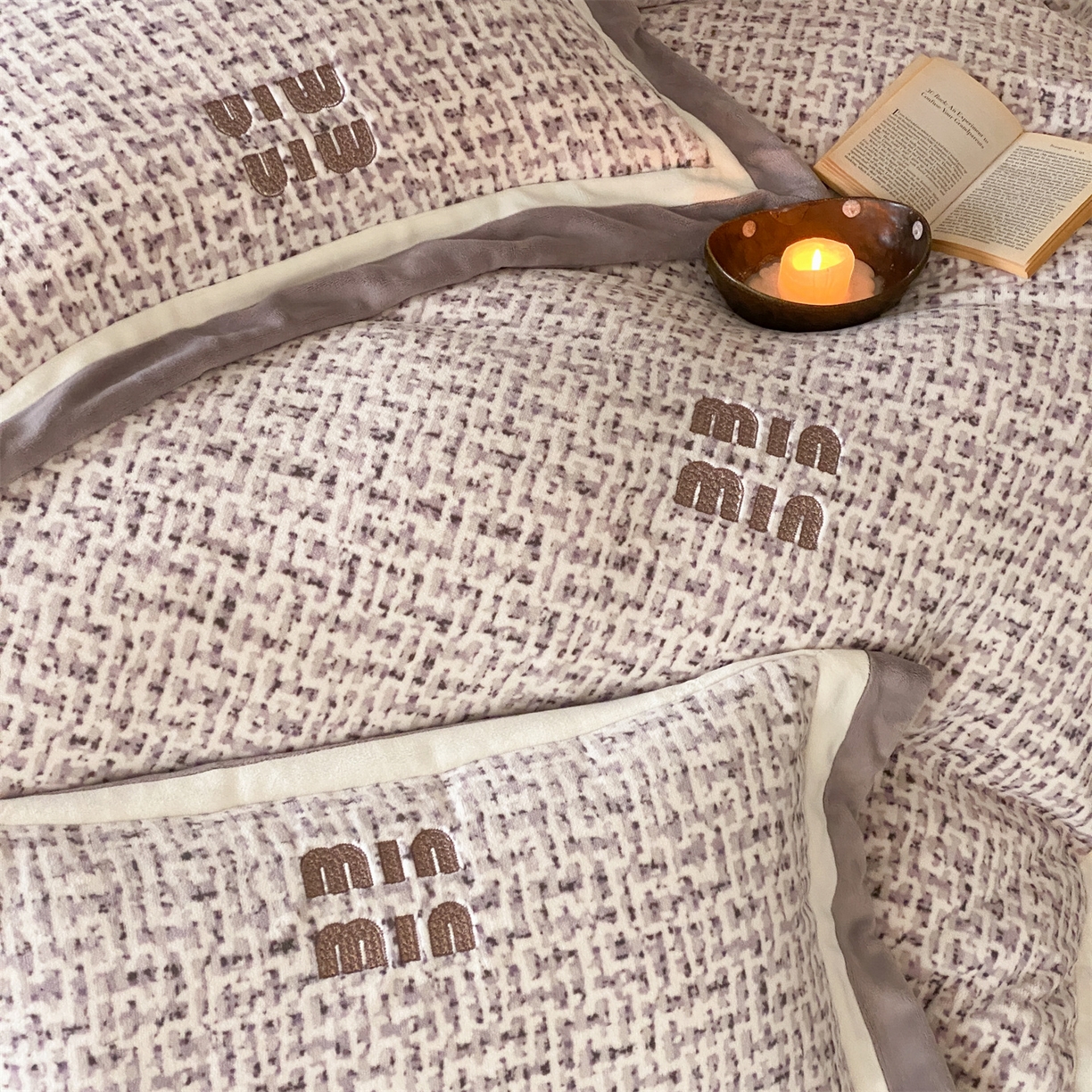 91家纺网 家纺一手货源 找家纺 馨蕊 2025新款意大利进口高精密刺绣拼角工艺秋冬轻奢煦暖绒系列-绒苏珊 会员-10【券后控价358/378】 绒苏珊-高级灰