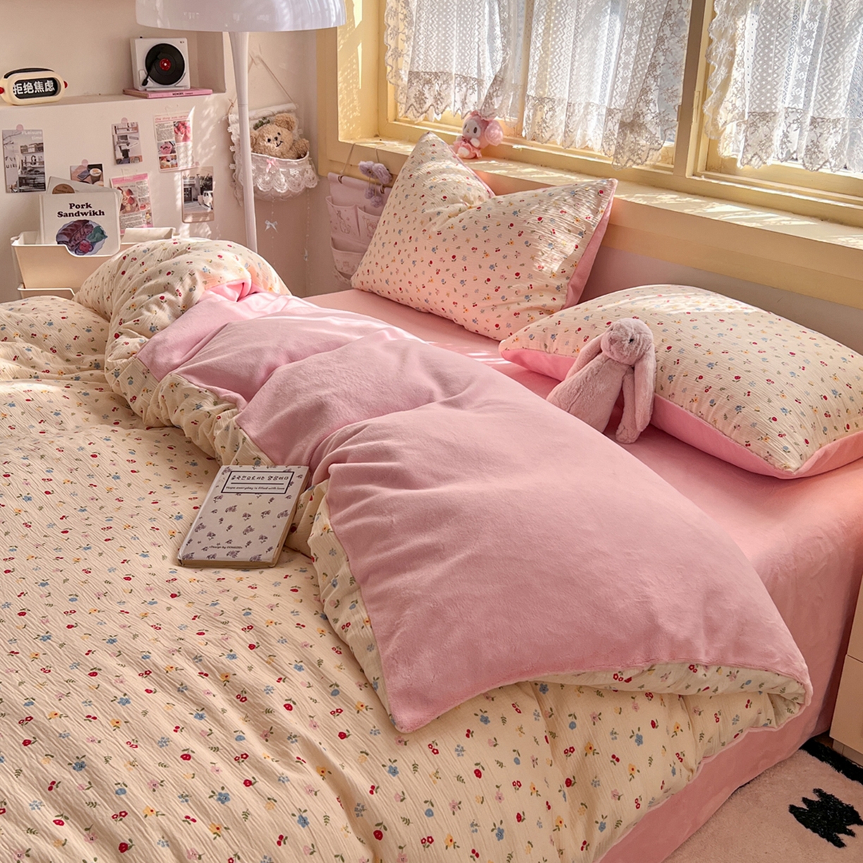 91家纺网 家纺一手货源 找家纺 玉海棠家纺 2025新款A版三层纱B版牛奶绒四件套系列 小花点点