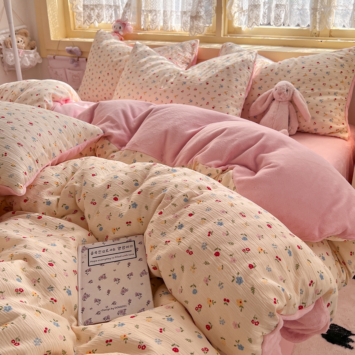 91家纺网 家纺一手货源 找家纺 玉海棠家纺 2025新款A版三层纱B版牛奶绒四件套系列 小花点点