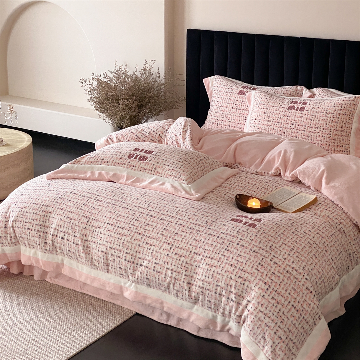 91家纺网 家纺一手货源 找家纺 馨蕊 2025新款意大利进口高精密刺绣拼角工艺秋冬轻奢煦暖绒系列-绒苏珊 会员-10【券后控价358/378】 绒苏珊-蔷薇粉