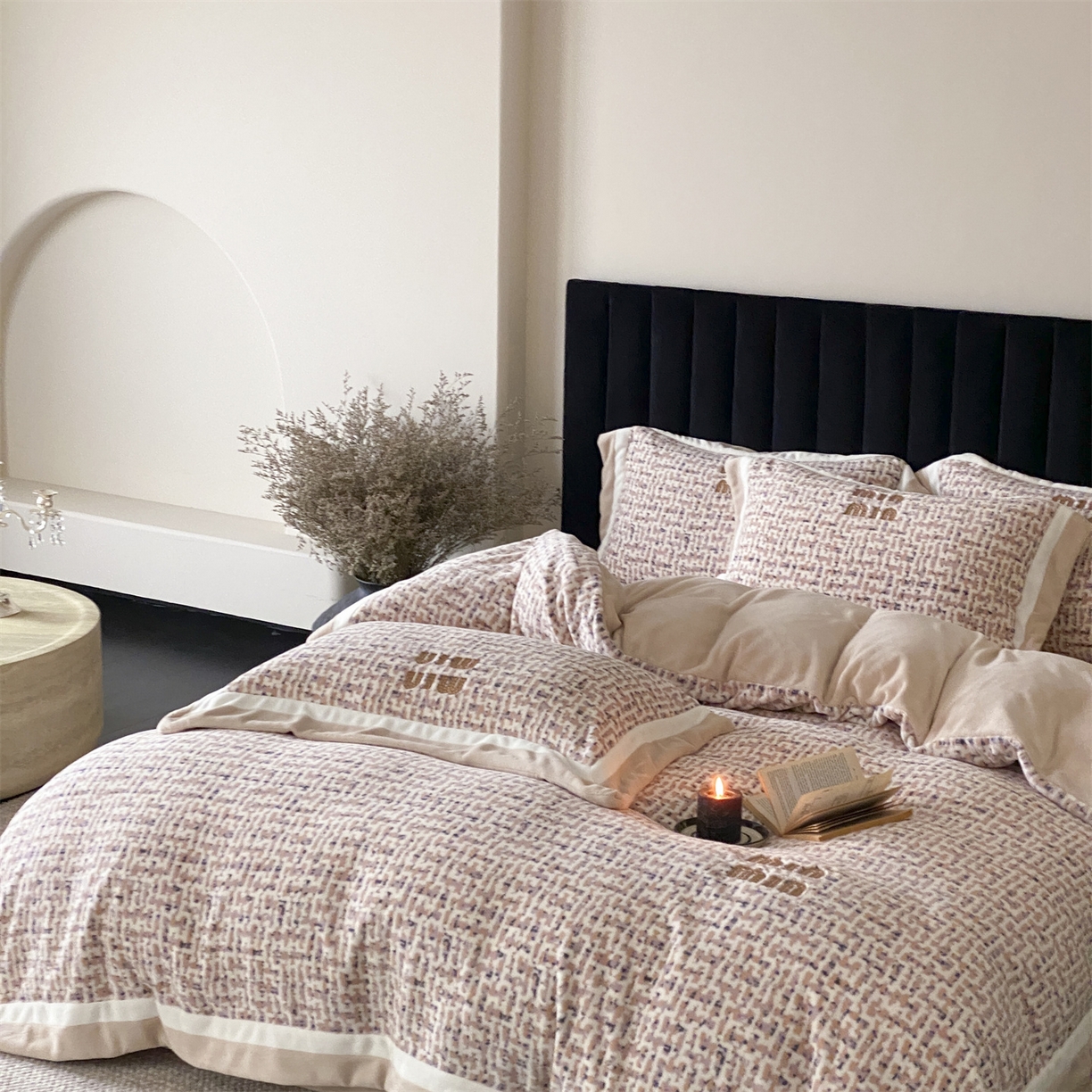 91家纺网 家纺一手货源 找家纺 馨蕊 2025新款意大利进口高精密刺绣拼角工艺秋冬轻奢煦暖绒系列-绒苏珊 会员-10【券后控价358/378】 绒苏珊-香槟