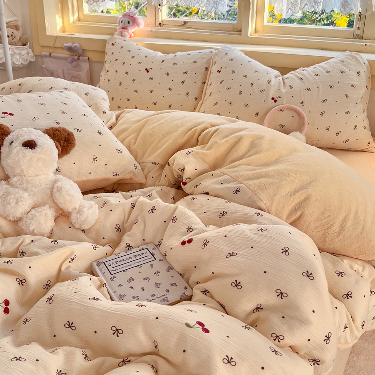 91家纺网 家纺一手货源 找家纺 玉海棠家纺 2025新款A版三层纱B版牛奶绒四件套系列 撄桃蝴蝶