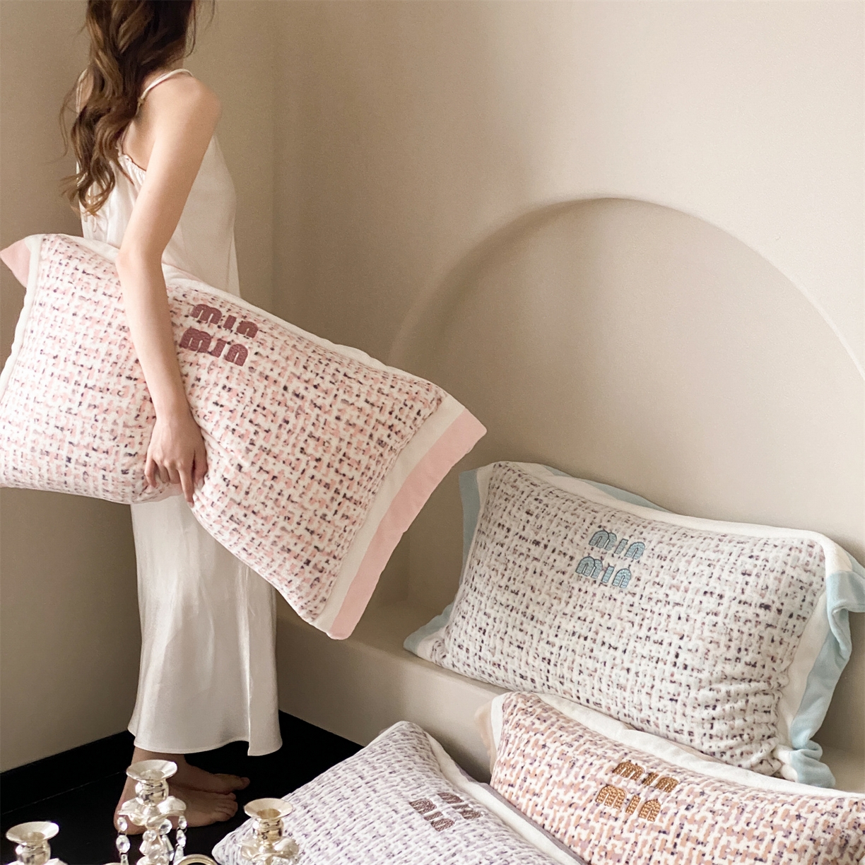 馨蕊 2025新款意大利进口高精密刺绣拼角工艺秋冬轻奢煦暖绒系列-绒苏珊 会员-10【券后控价358/378】 组合