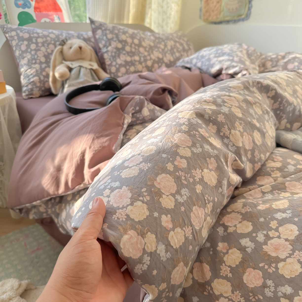 91家纺网 家纺一手货源 找家纺 玉海棠家纺 2025新款亲肤舒适印花四件套系列 花盏灰