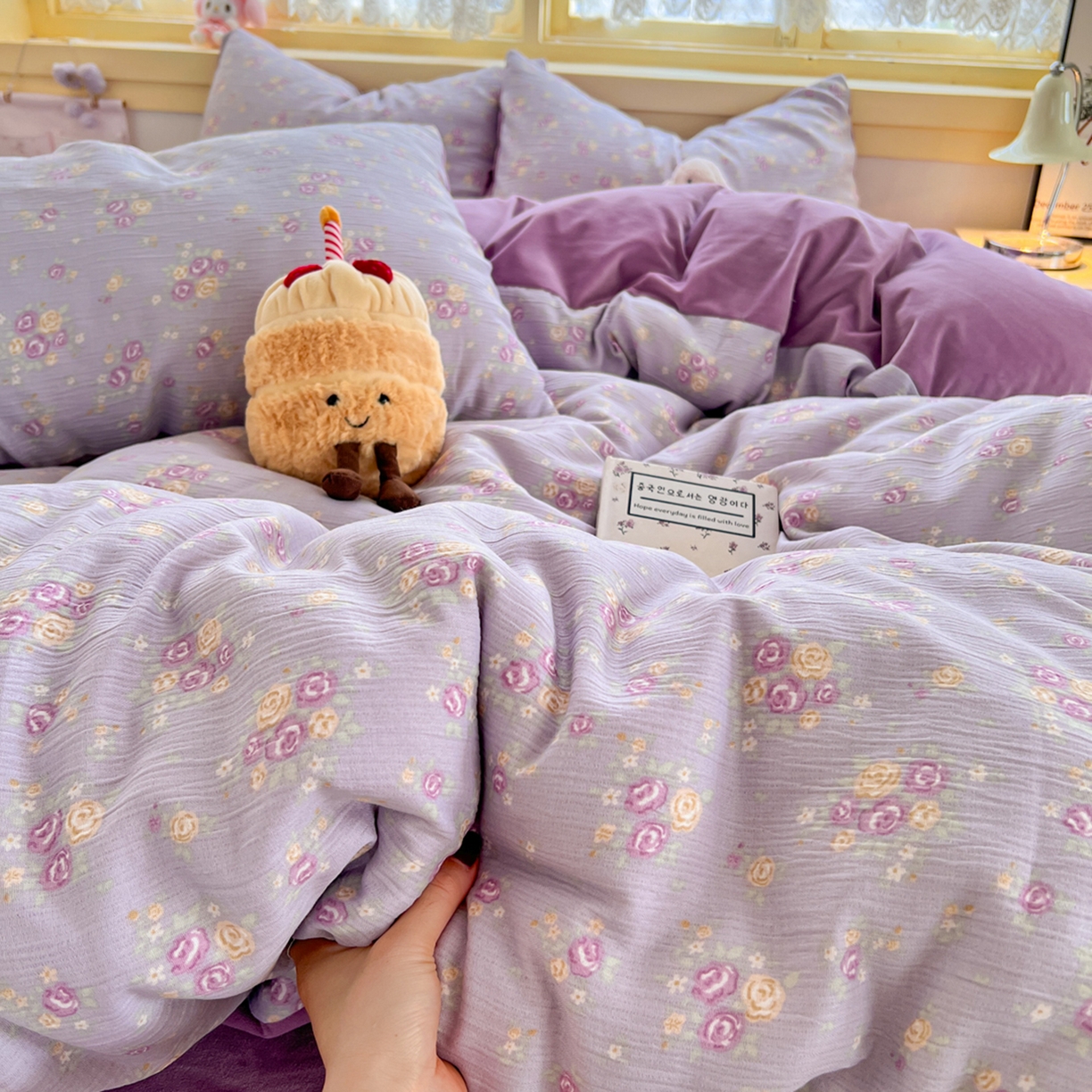 91家纺网 家纺一手货源 找家纺 玉海棠家纺 2025新款A版三层纱B版牛奶绒四件套系列 紫萱