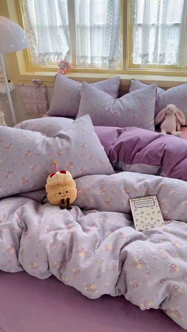91家纺网 家纺一手货源 找家纺 玉海棠家纺 2025新款A版三层纱B版牛奶绒四件套系列 紫萱