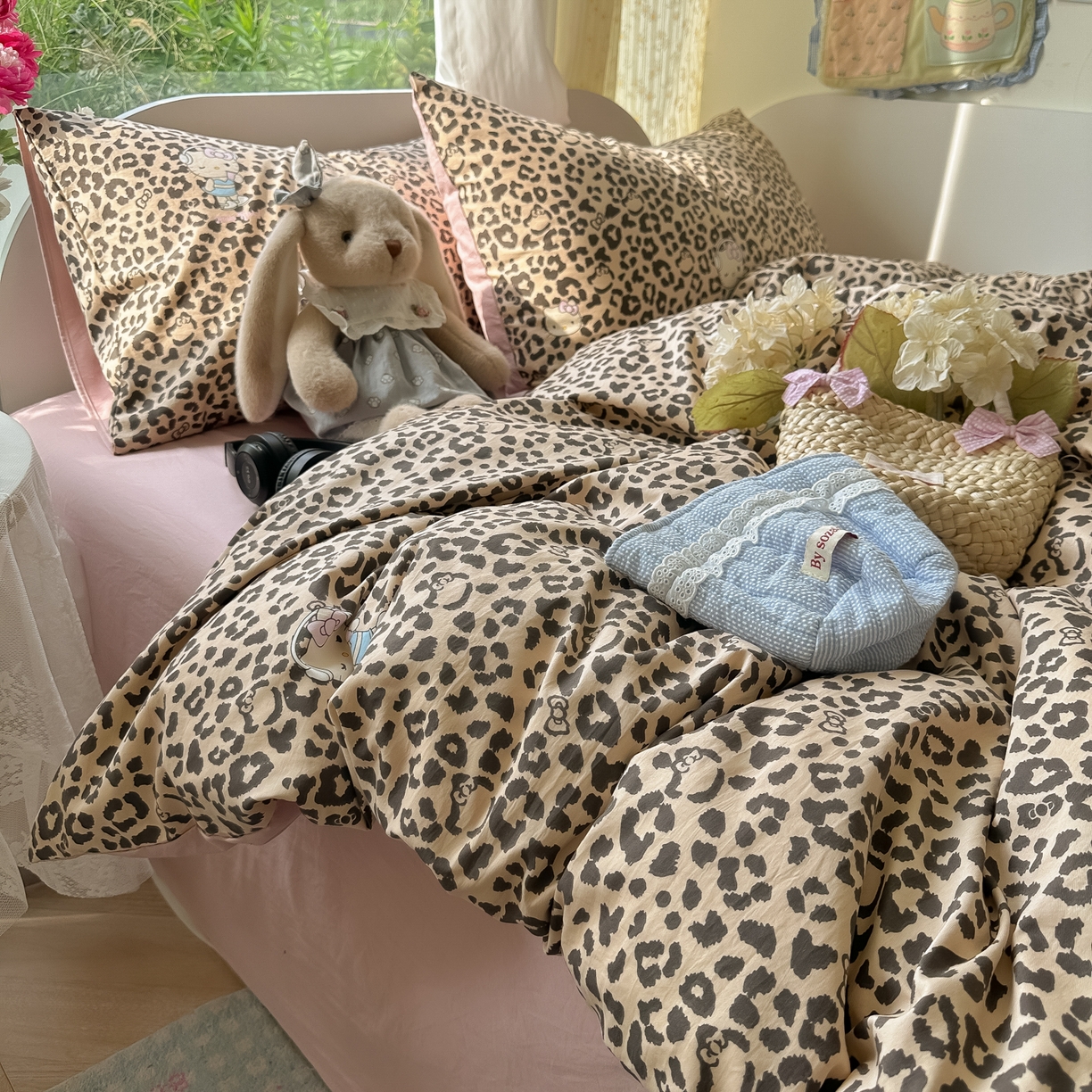 91家纺网 家纺一手货源 找家纺 玉海棠家纺 2025新款亲肤舒适印花四件套系列 梦KT猫