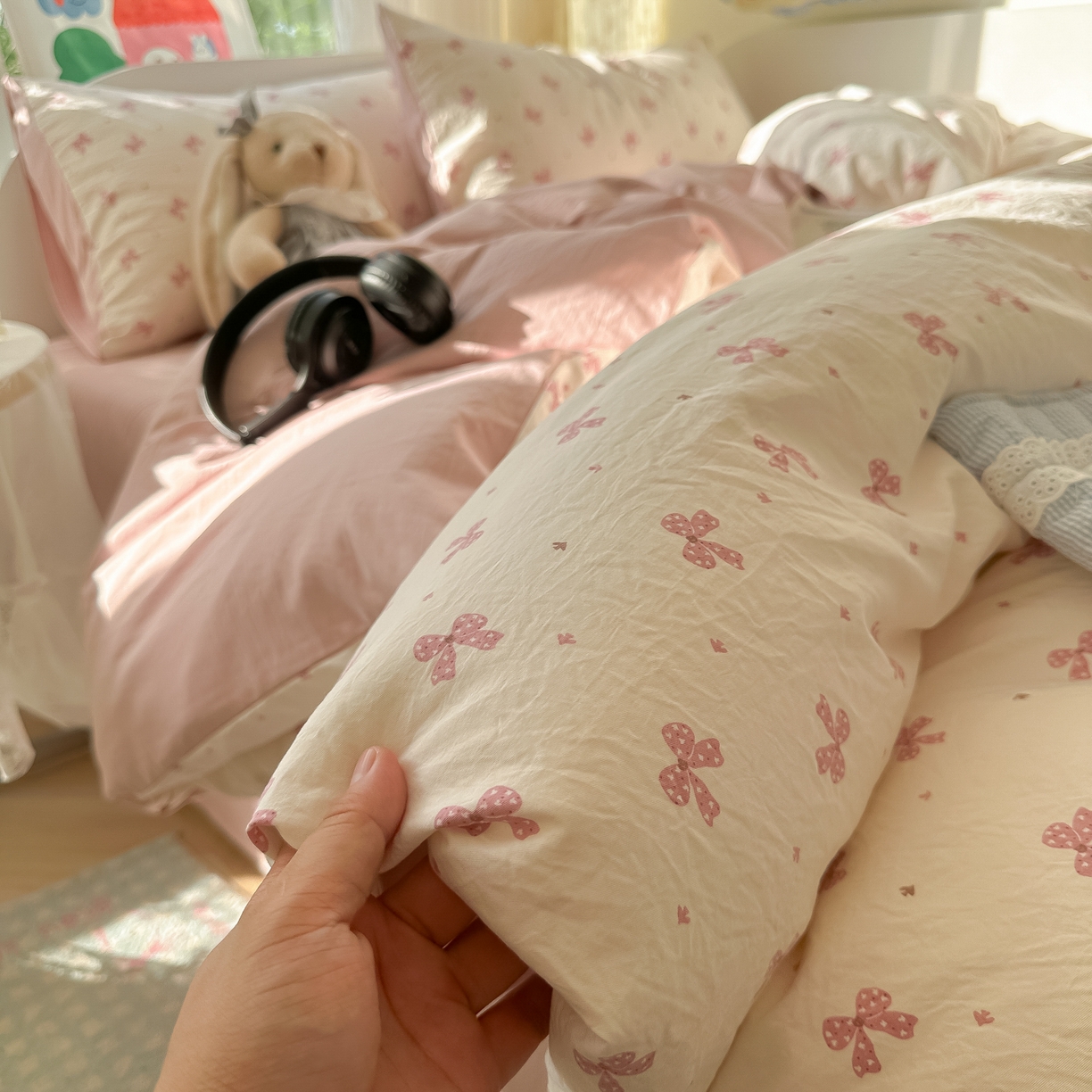 91家纺网 家纺一手货源 找家纺 玉海棠家纺 2025新款亲肤舒适印花四件套系列 若梦红