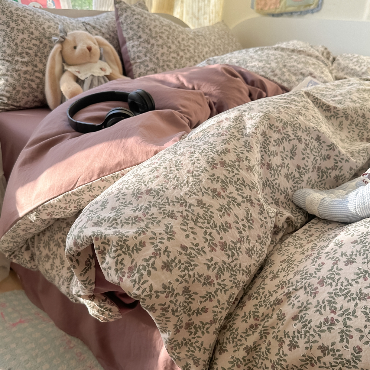 91家纺网 家纺一手货源 找家纺 玉海棠家纺 2025新款亲肤舒适印花四件套系列 庭院春深