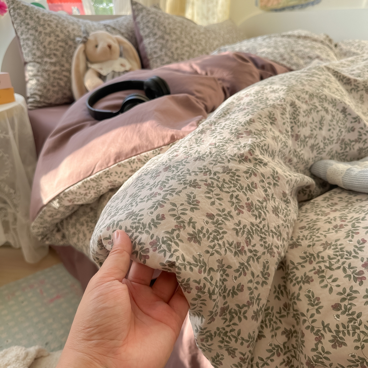 91家纺网 家纺一手货源 找家纺 玉海棠家纺 2025新款亲肤舒适印花四件套系列 庭院春深