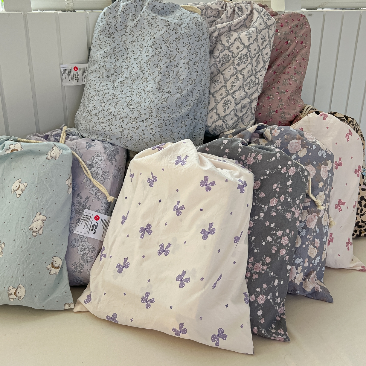 91家纺网 家纺一手货源 找家纺 玉海棠家纺 2025新款亲肤舒适印花四件套系列 组合图