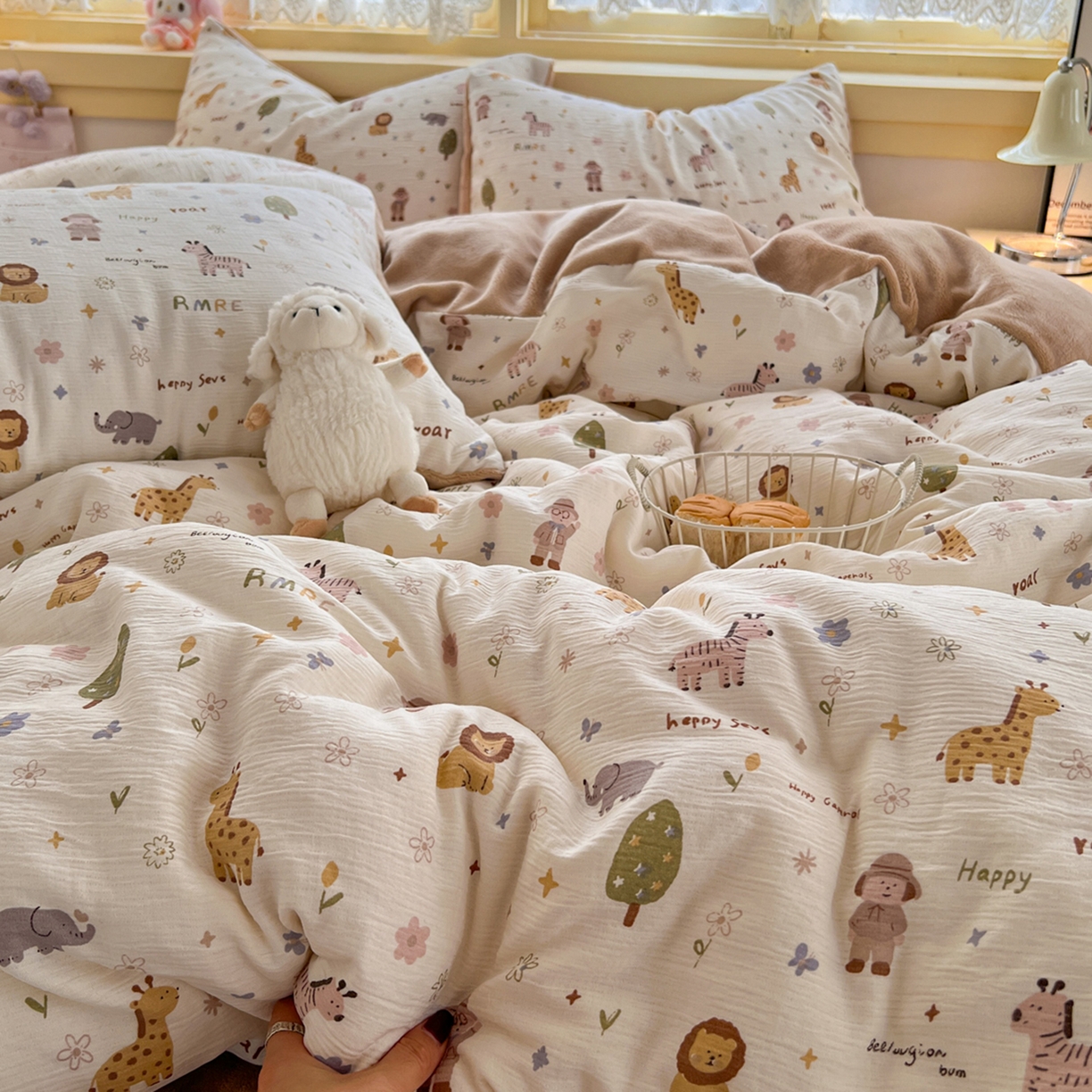 91家纺网 家纺一手货源 找家纺 （总）瑞钰 2025新款A版三层纱B版牛奶绒四件套系列