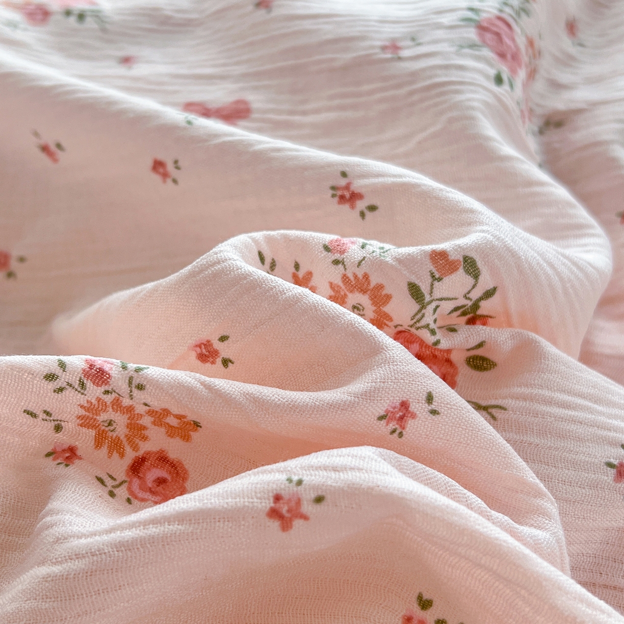 91家纺网 家纺一手货源 找家纺 瑞钰 2025新款A版三层纱B版牛奶绒四件套系列 粉黛