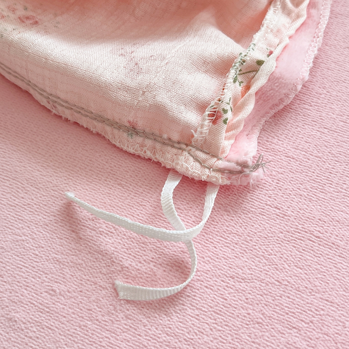 91家纺网 家纺一手货源 找家纺 瑞钰 2025新款A版三层纱B版牛奶绒四件套系列 粉黛