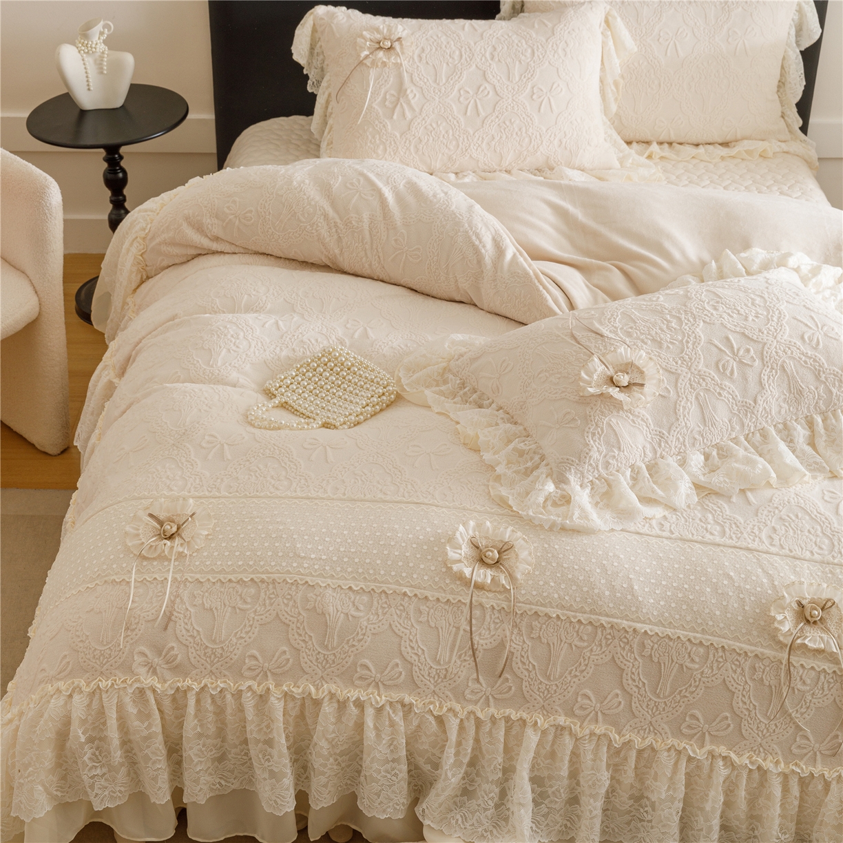91家纺网 家纺一手货源 找家纺 （总）好儿喜家纺 2025新款雕花牛奶绒床盖四件套-爱丁堡【控价（329元起）】