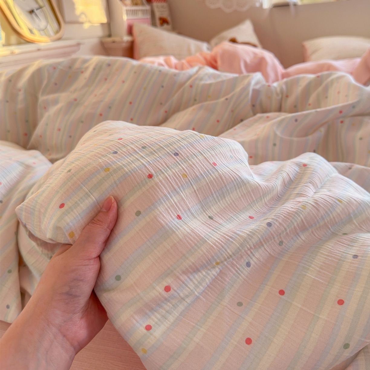 91家纺网 家纺一手货源 找家纺 玉海棠家纺 2025新款甄选三层纱印花四件套 彩虹世界