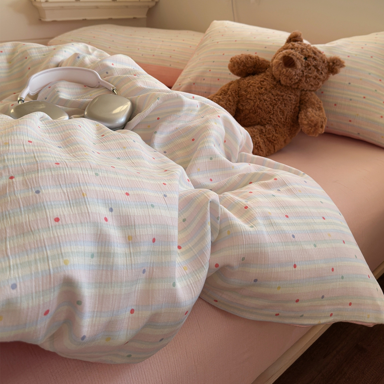 91家纺网 家纺一手货源 找家纺 玉海棠家纺 2025新款甄选三层纱印花四件套 彩虹世界