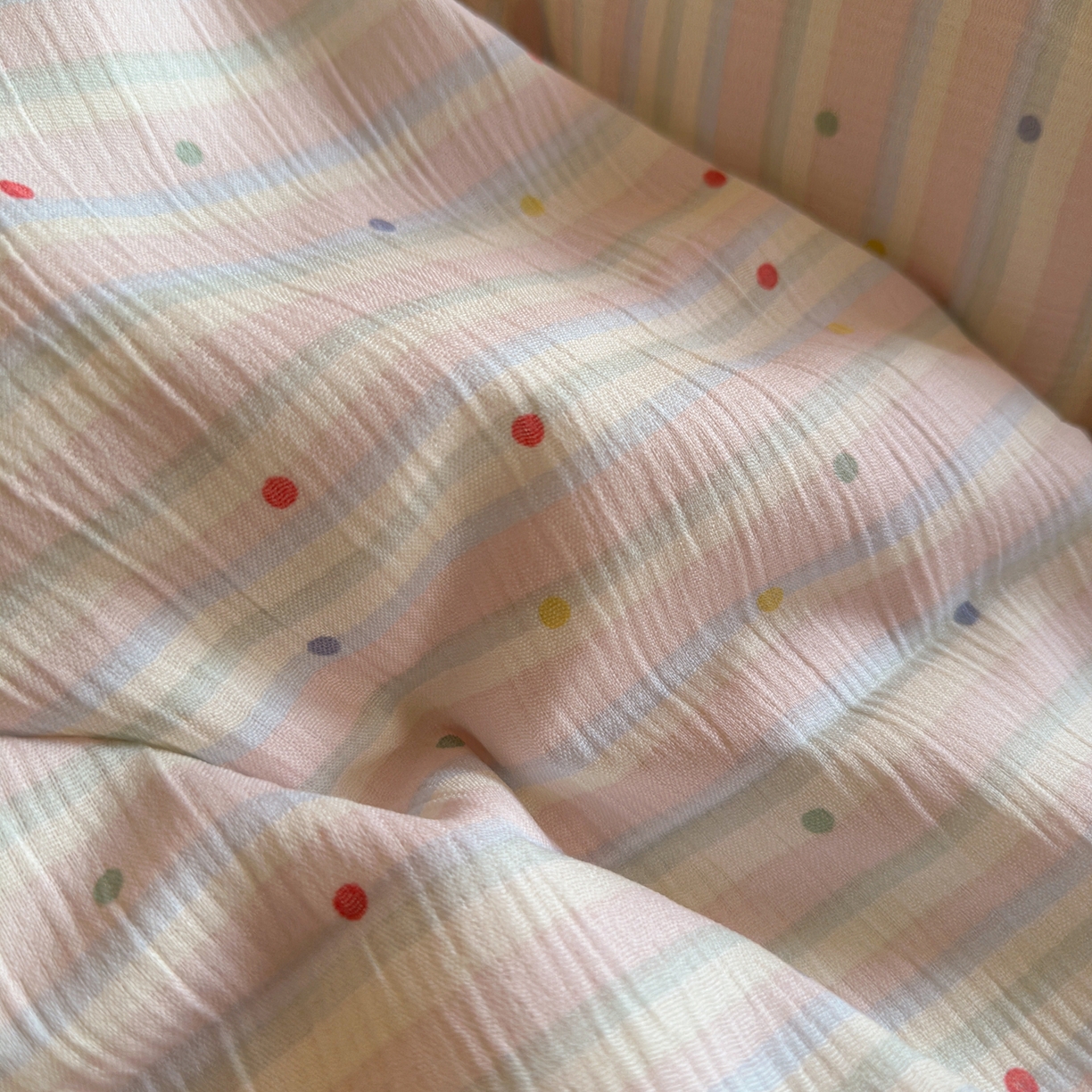 91家纺网 家纺一手货源 找家纺 玉海棠家纺 2025新款甄选三层纱印花四件套 彩虹世界