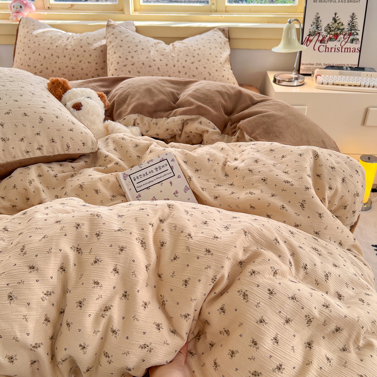 91家纺网 家纺一手货源 找家纺 瑞钰 2025新款A版三层纱B版牛奶绒四件套系列 莫奈-咖