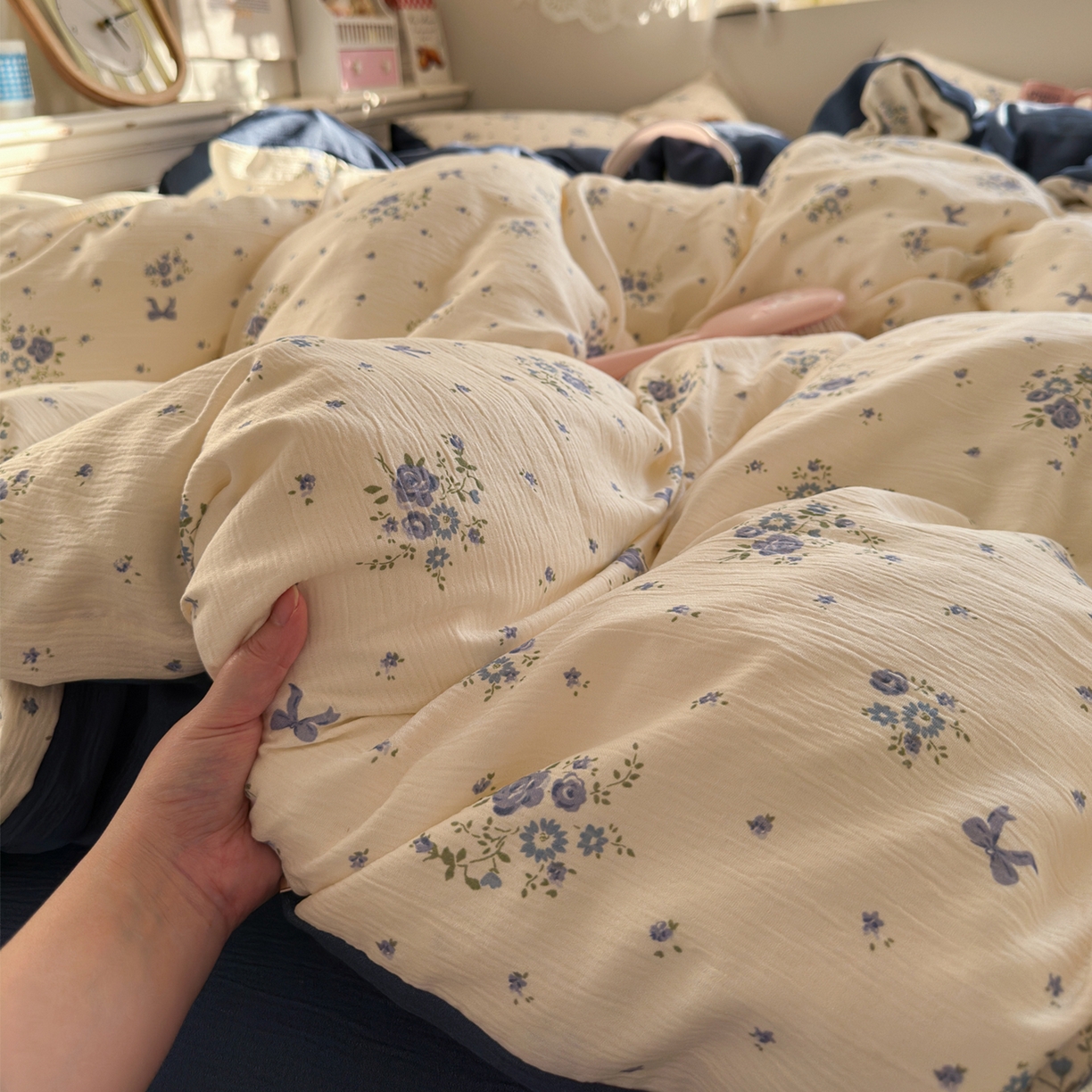 91家纺网 家纺一手货源 找家纺 玉海棠家纺 2025新款甄选三层纱印花四件套 贩卖夏风-蓝