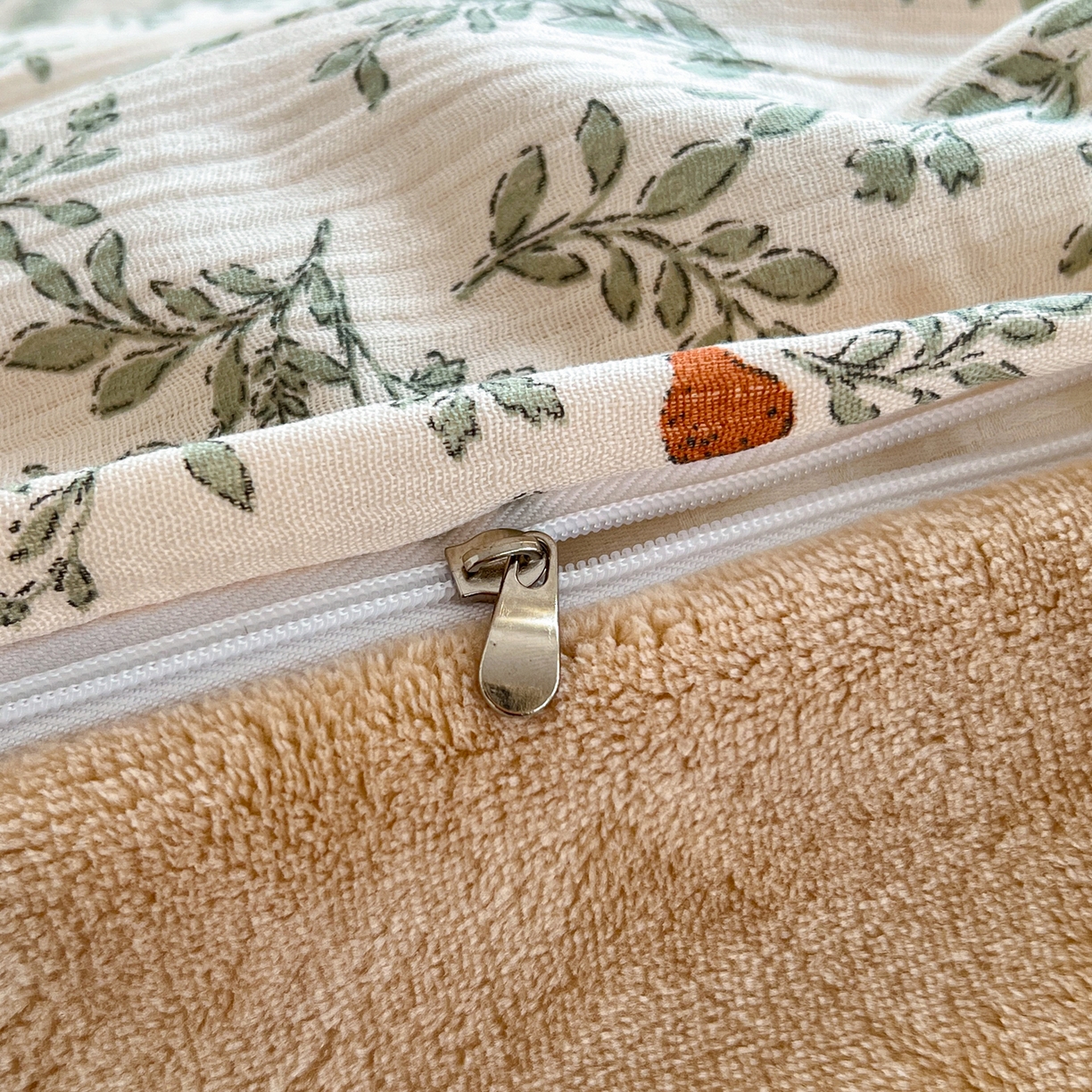 91家纺网 家纺一手货源 找家纺 瑞钰 2025新款A版三层纱B版牛奶绒四件套系列 沐风